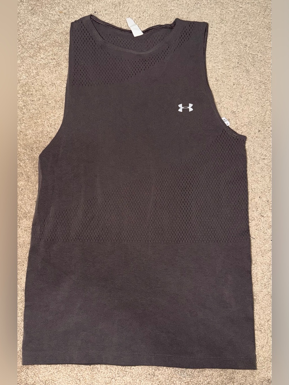 EUC. Under Armour Women's HeatGear Fitted Seamless Mesh Tank Top